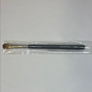 Morphe M166 Oval Eyeshadow Brush